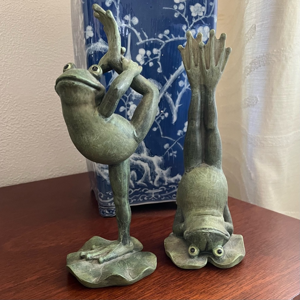 Yoga Frog Figurines